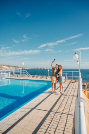 Gillieru Harbour Hotel